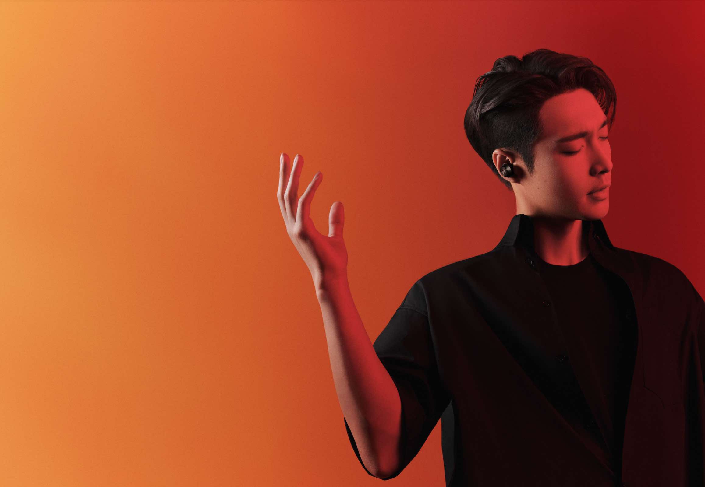 Lay EXO Dinobatkan Sebagai Brand Ambassador Terbaru Bang & Olufsen
