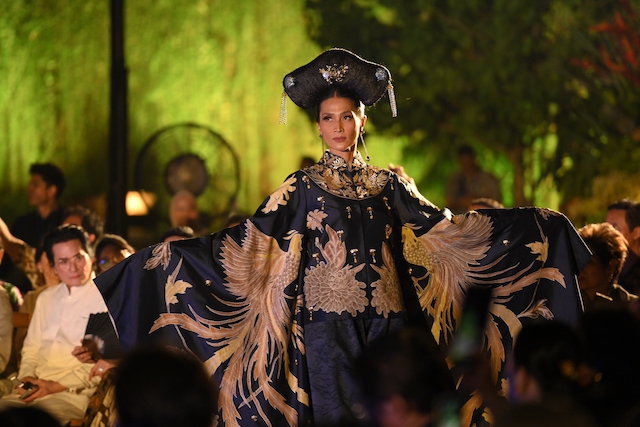 Sandyakala Smara: Surat Cinta Denny Wirawan Untuk Batik Kudus