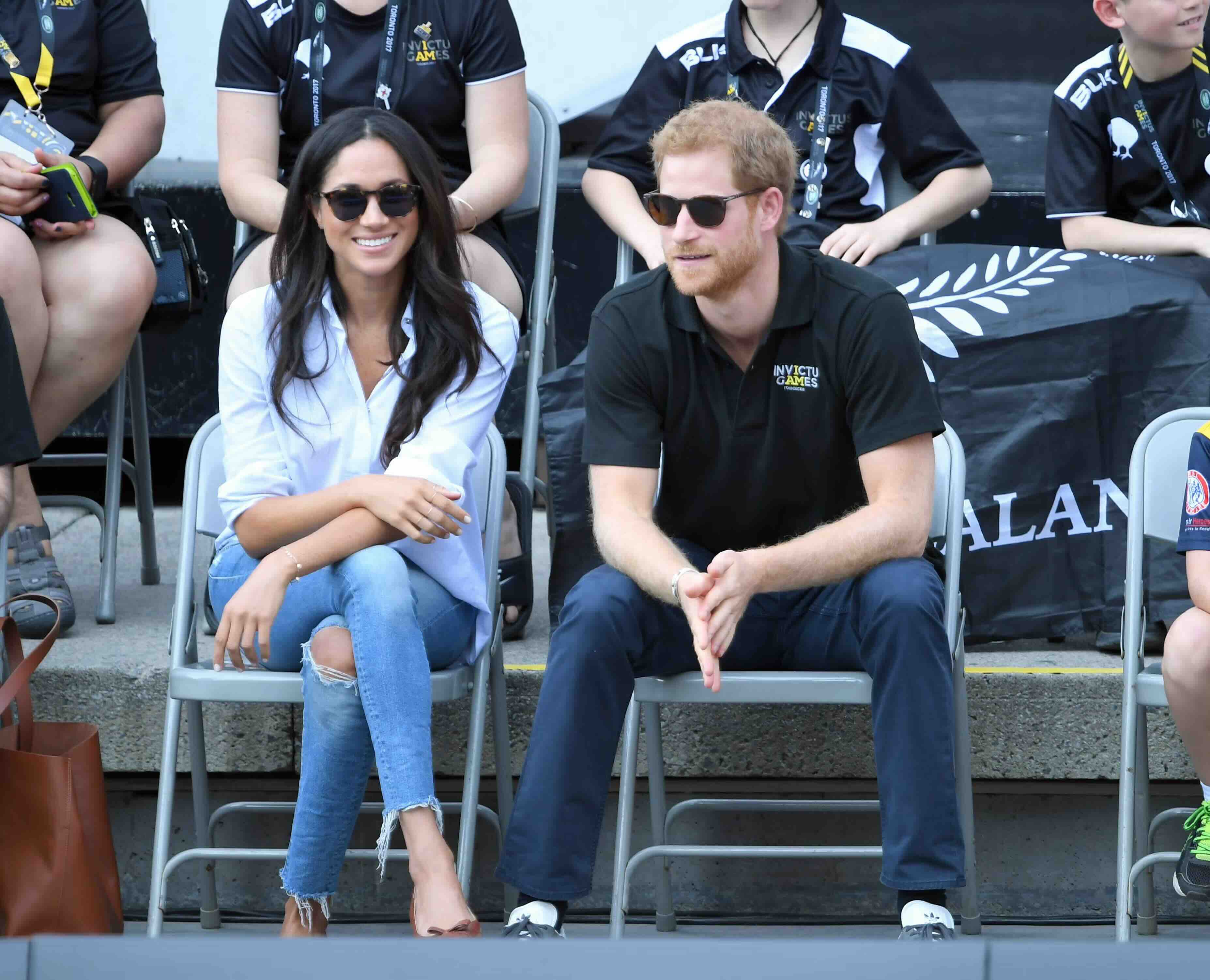 Jeans Andalan Meghan untuk Kencan Malam Kini Sedang Diskon