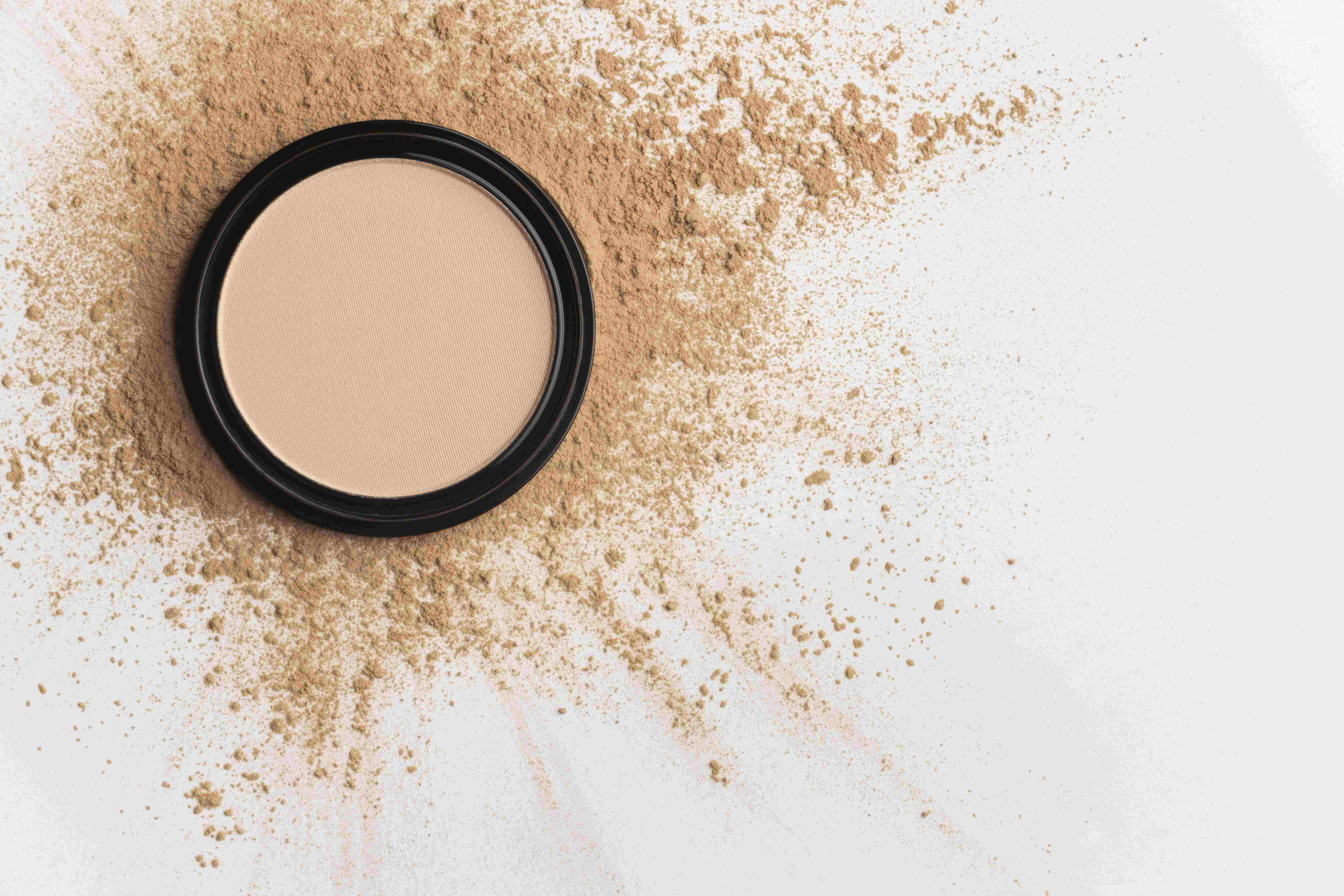 Perbedaan Loose Powder dan Setting Powder agar Makeup Tahan Lama