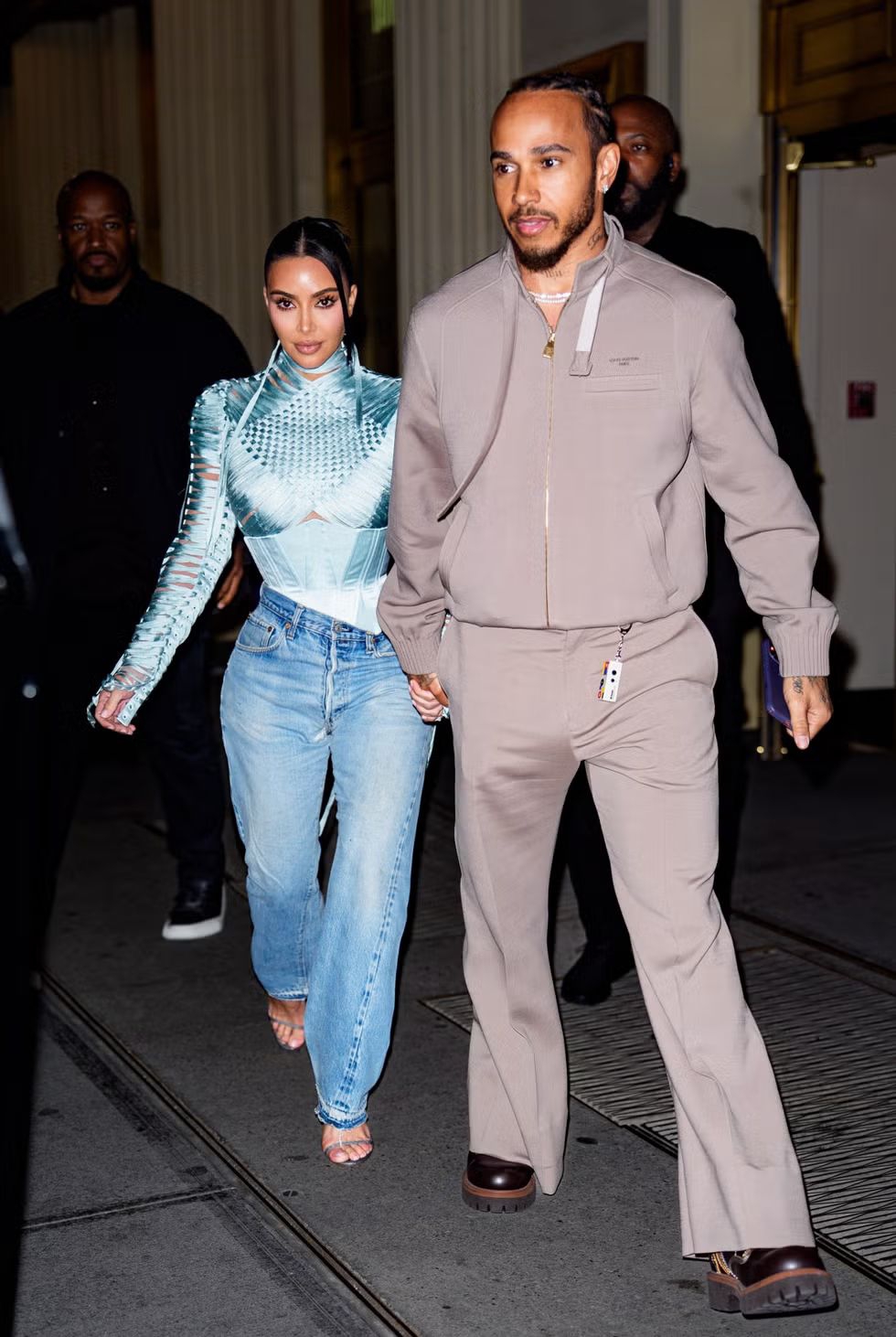 Kim Kardashian dan Lewis Hamilton Tampilkan Gaya Couple yang Semakin Serasi saat Kencan Malam di Broadway