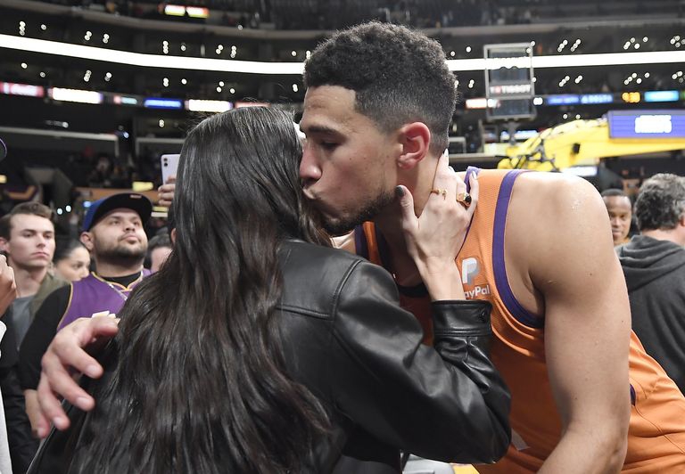 Berikut Segala Perkembangan Tentang Hubungan Kendall Jenner dan Devin Booker