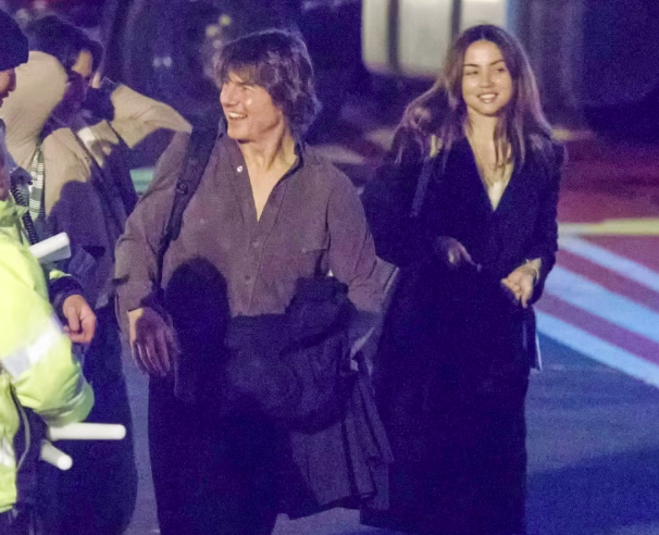 Tom Cruise dan Ana de Armas Resmi Berpacaran