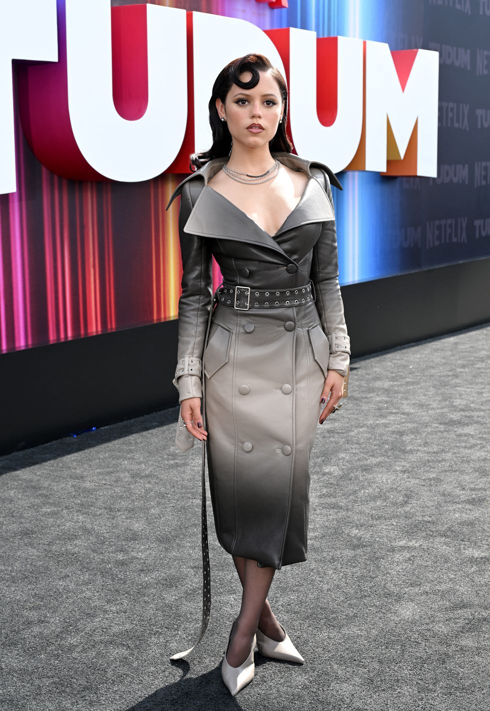 Jenna Ortega Baru Saja Membuat Tren Fashion Ombré Kembali Populer