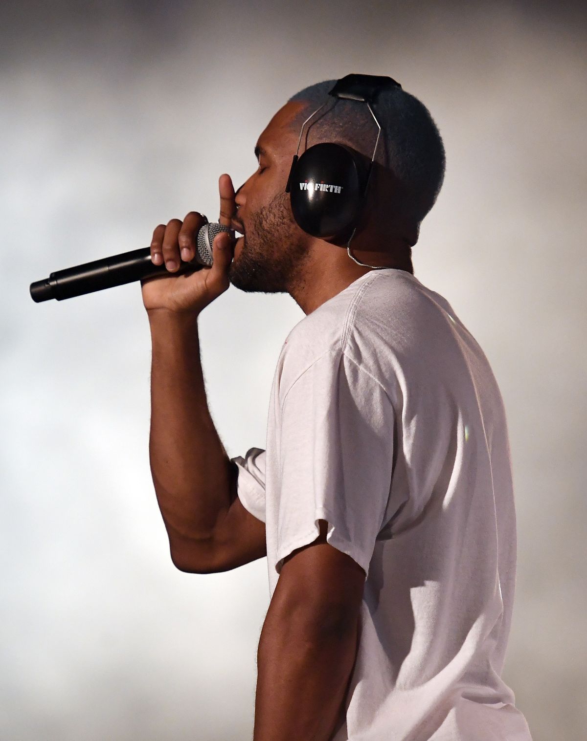 Apa Utang Penyanyi Frank Ocean Pada Kita?