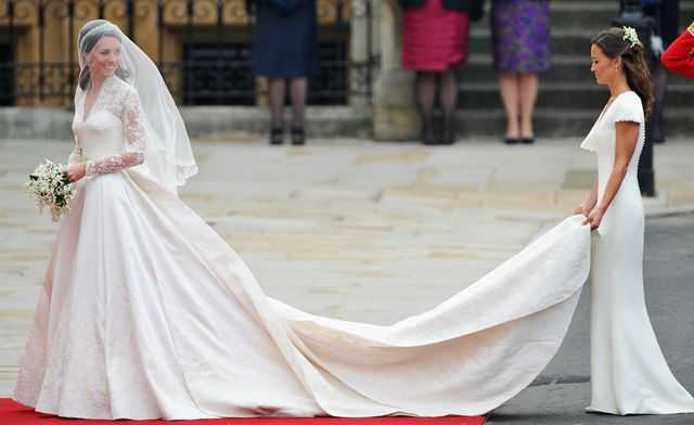 Gaun pernikahan sang putri telah menjadi salah satu gaun ikonis (dan banyak diikuti) sepanjang masa.
