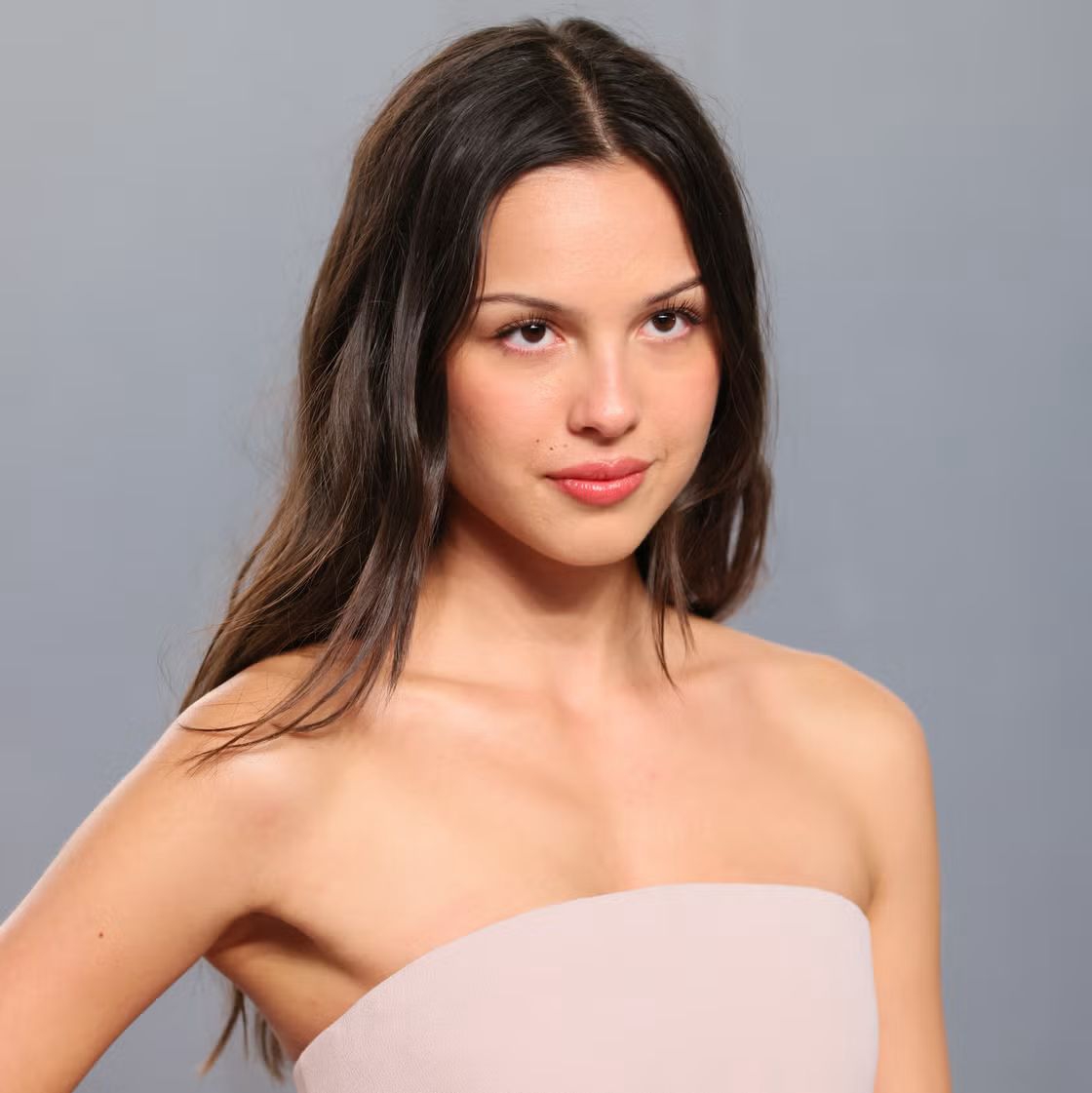 Apakah Olivia Rodrigo Baru Saja Mempopulerkan Kembali Alis Tipis?