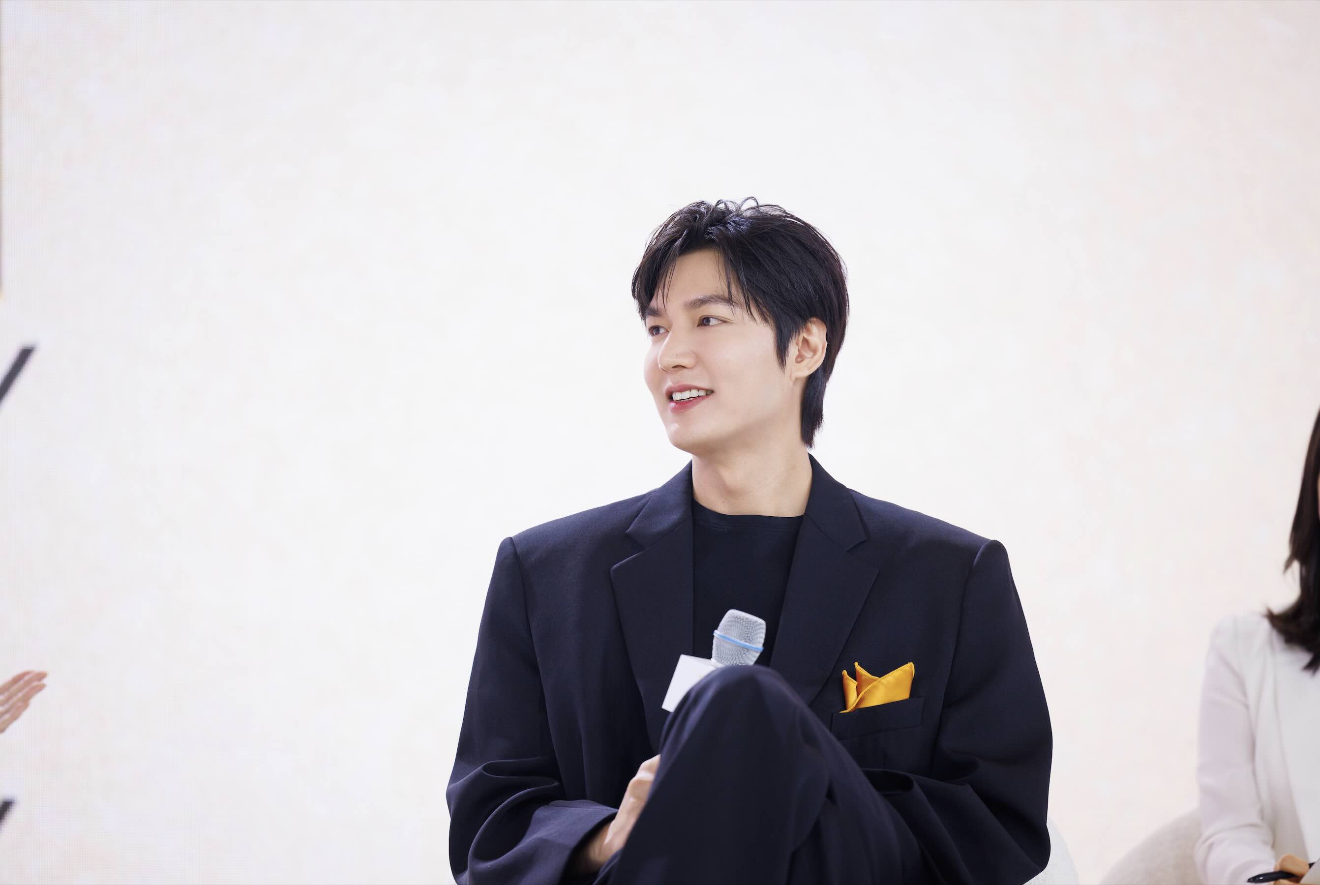 Pertemuan Eksklusif Bazaar dengan Lee Min Ho & Jun Ji Hyun di Korea