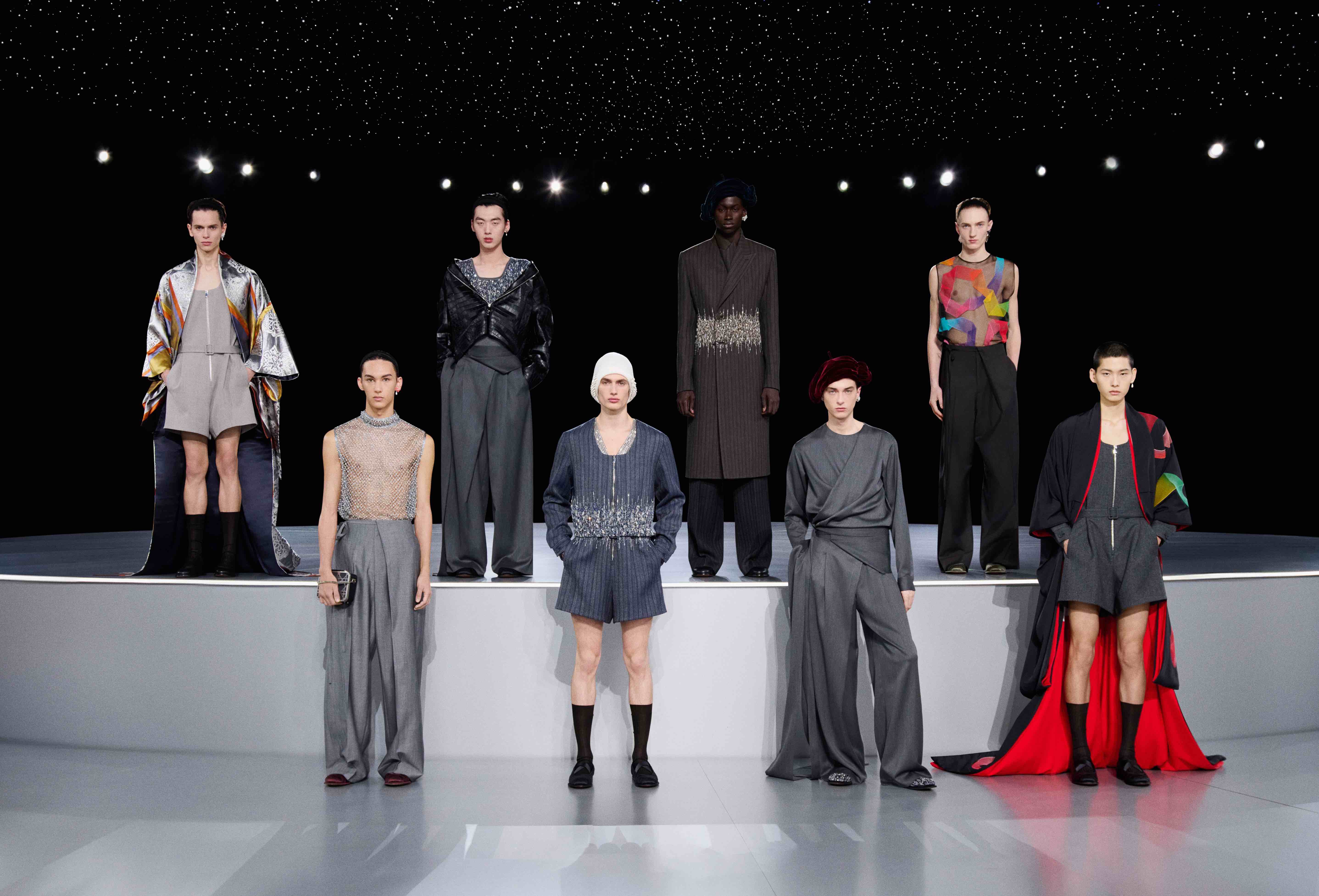 Kim Jones Menyuguhkan Koleksi Balletcore untuk Pria