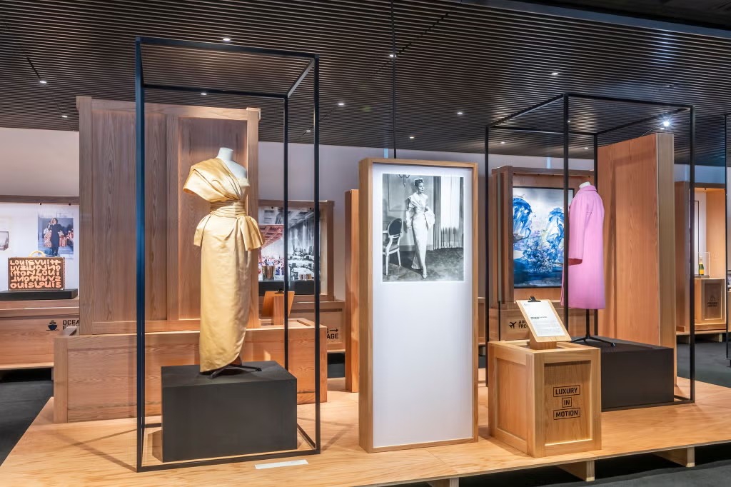 Sebuah Pameran Baru Menampilkan Kemewahan Prancis dan di Dalamnya Terdapat Tas Kelly Original
