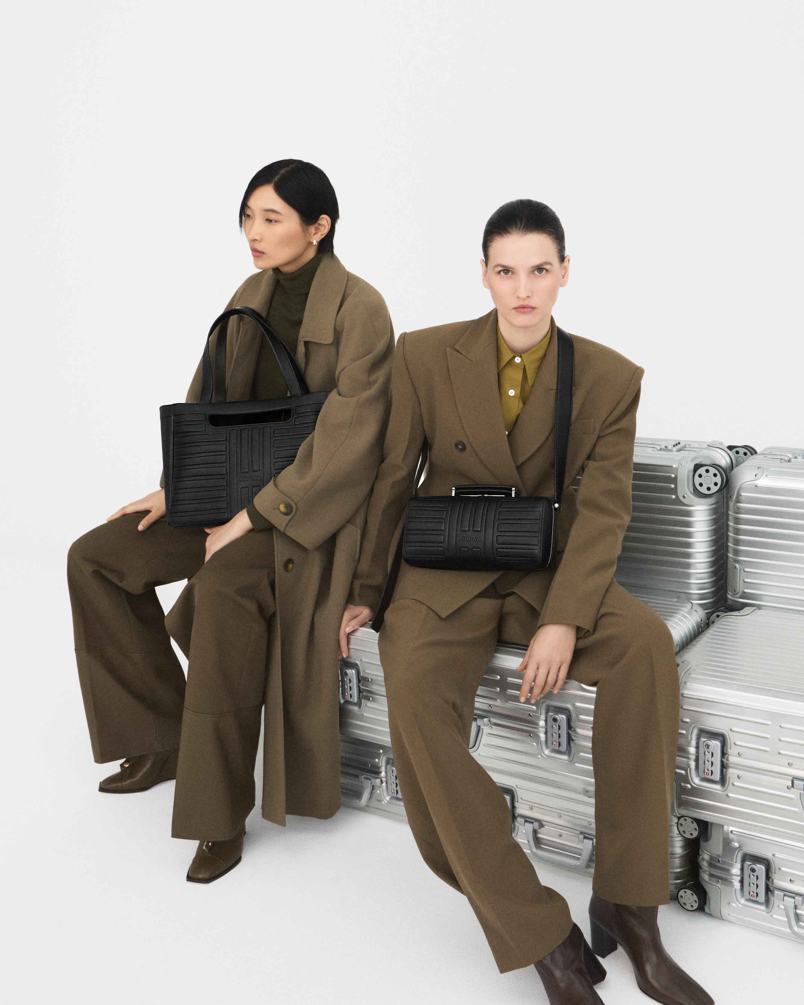 Rimowa Bangkitkan Kembali Desain Ikonis Lewat Koleksi Groove, Tas Kulit Premium untuk Mobilitas Dinamis