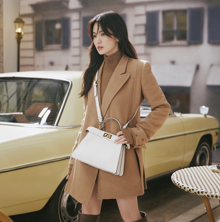 Intip Serunya Song Hye Kyo Menghabiskan Waktu Bersantai di Video Fendi Peekaboo Terbaru