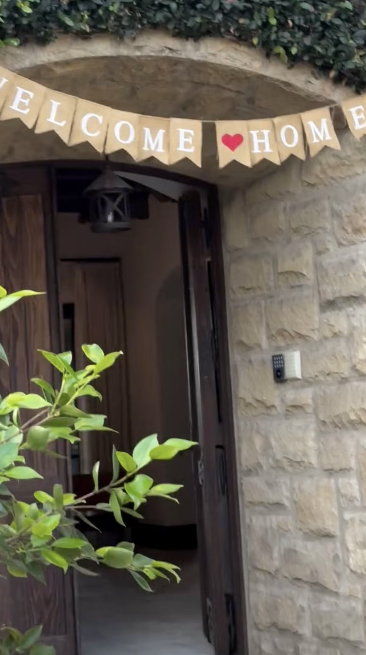 Duchess Meghan & Prince Harry Disambut Kejutan Manis dari Anak-Anak Mereka Sepulang dari Australia