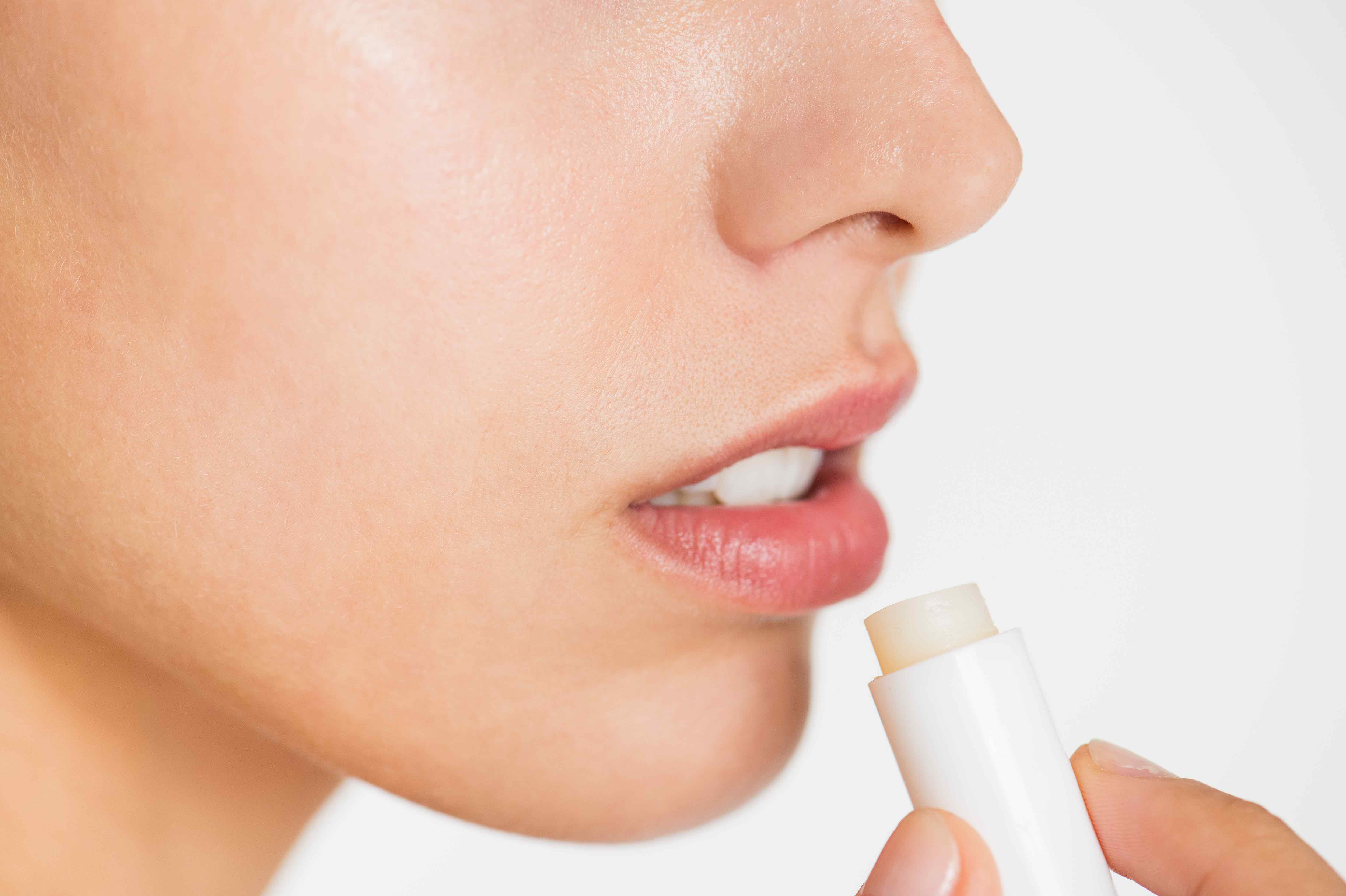 Rahasia dan Cara Agar Bibir Pink Alami