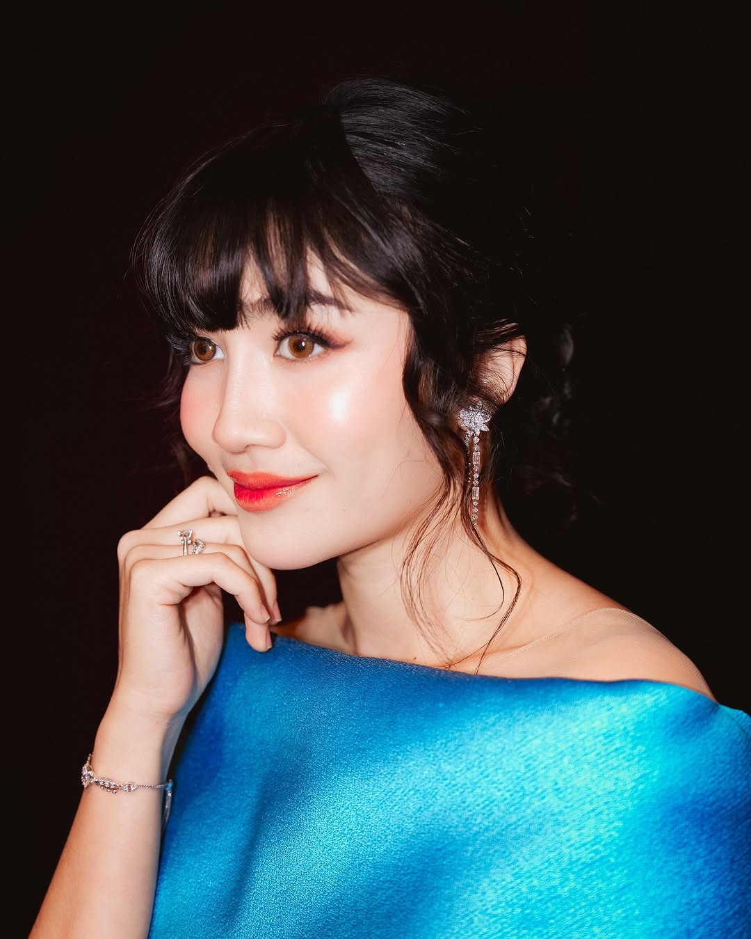 Febby Rastanty Tampil Bak Putri di Premiere Film “Sampai Nanti, Hanna”