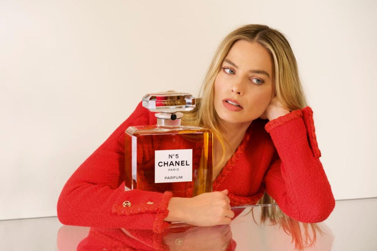 Margot Robbie Jadi Wajah Terbaru dari Parum Ikonis Chanel No.5