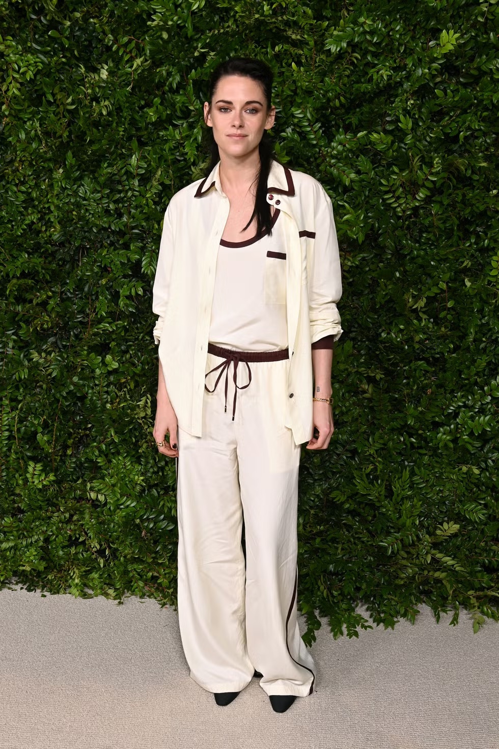 Kristen Stewart Membuat Busana Piyama Terlihat Begitu Chic