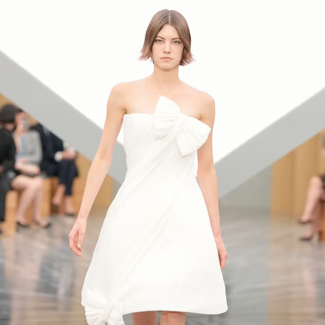 Jonathan Anderson Membawa Nuansa Baru Pada Dunia Riasan di Dior