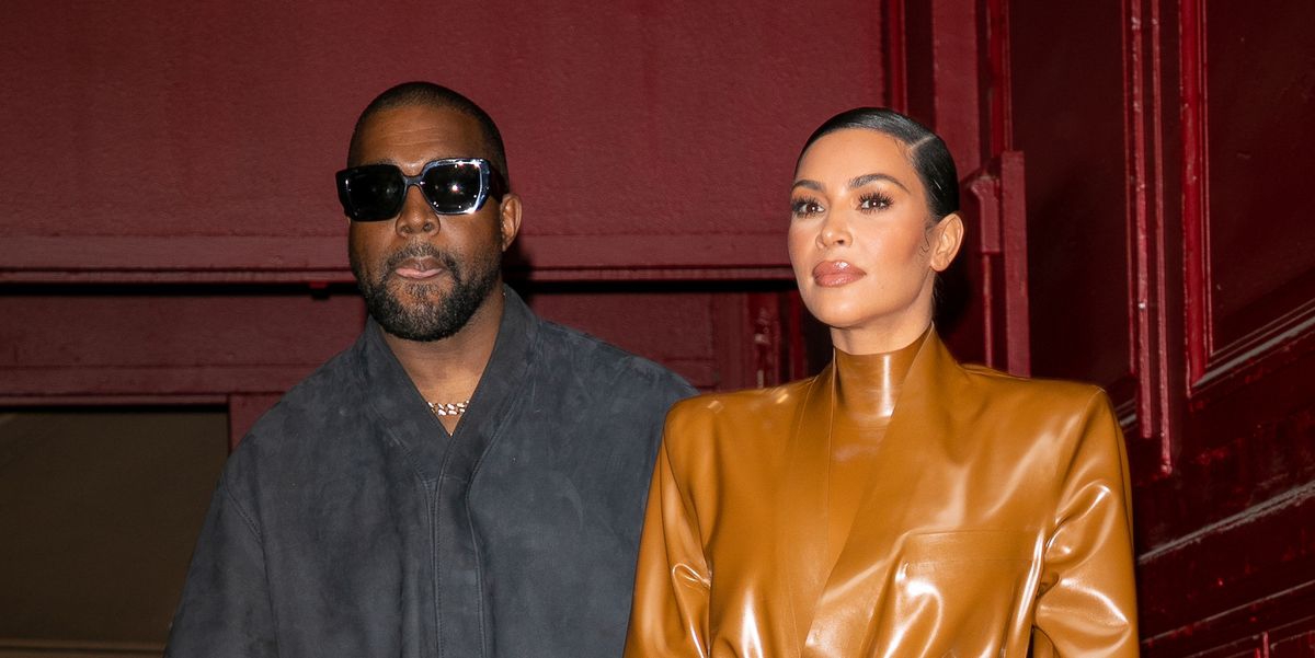 Kim Kardashian Membalut Kepala Sampai Ujung Kakinya dengan Busana Balenciaga di Pesta Kanye West