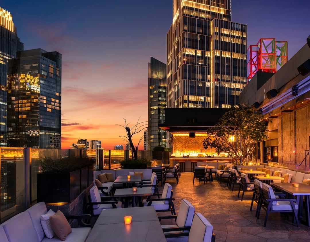 20 Rooftop Bar Terbaik di Jakarta