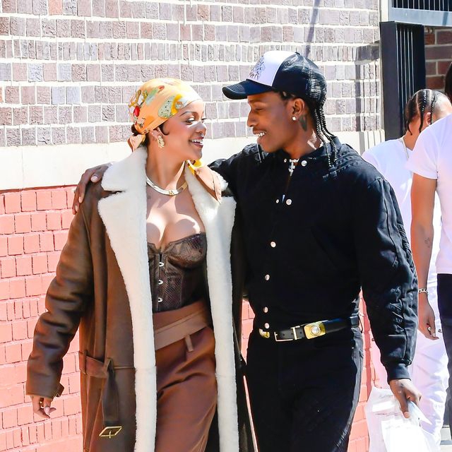 Rihanna Tampil Mengenakan Celana Parka untuk Sesi Kencan dengan A$AP Rocky