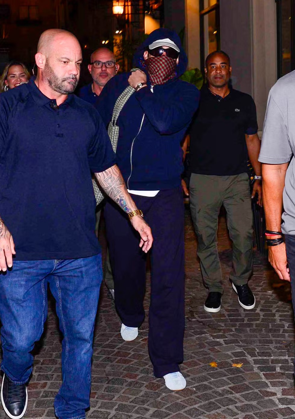 Bad Bunny dan Mantan Kekasihnya, Gabriela Berlingeri, Tiba di Argentina Jelang Konsernya