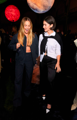 Margot Robbie, Gracie Abrams