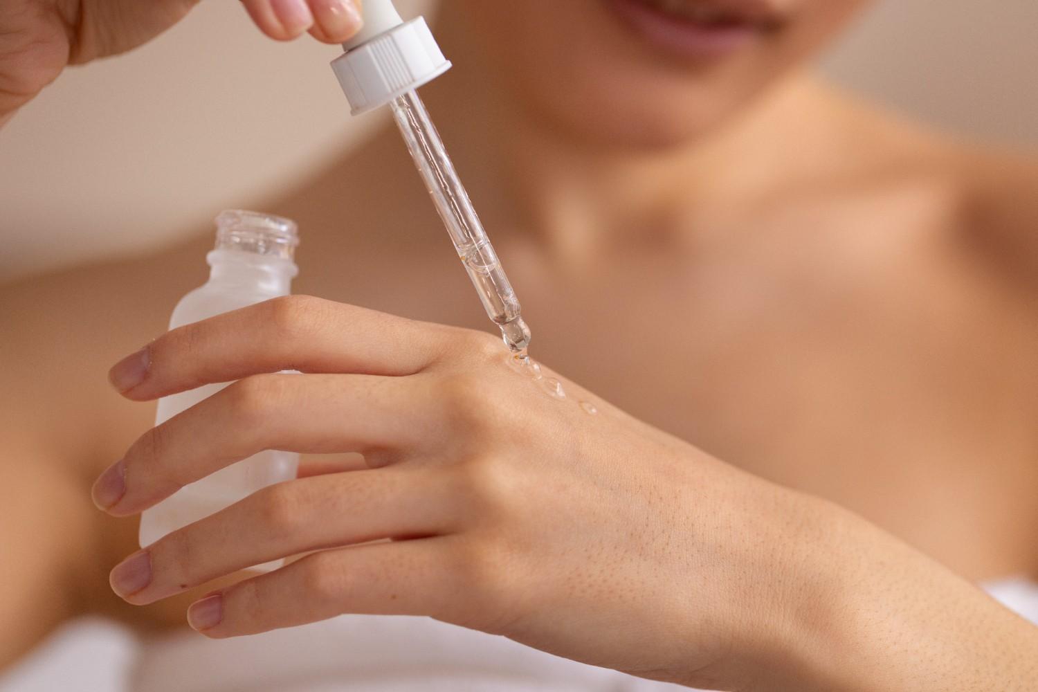 Kenali Perbedaan Hyaluronic Acid dan Salicylic Acid