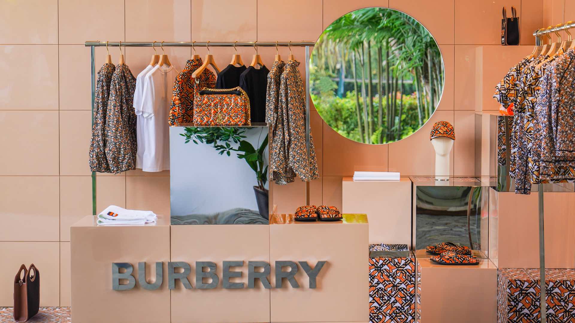 Burberry Menggelar Brand Takeover di Singapura Untuk Merayakan Monogram Terbarunya