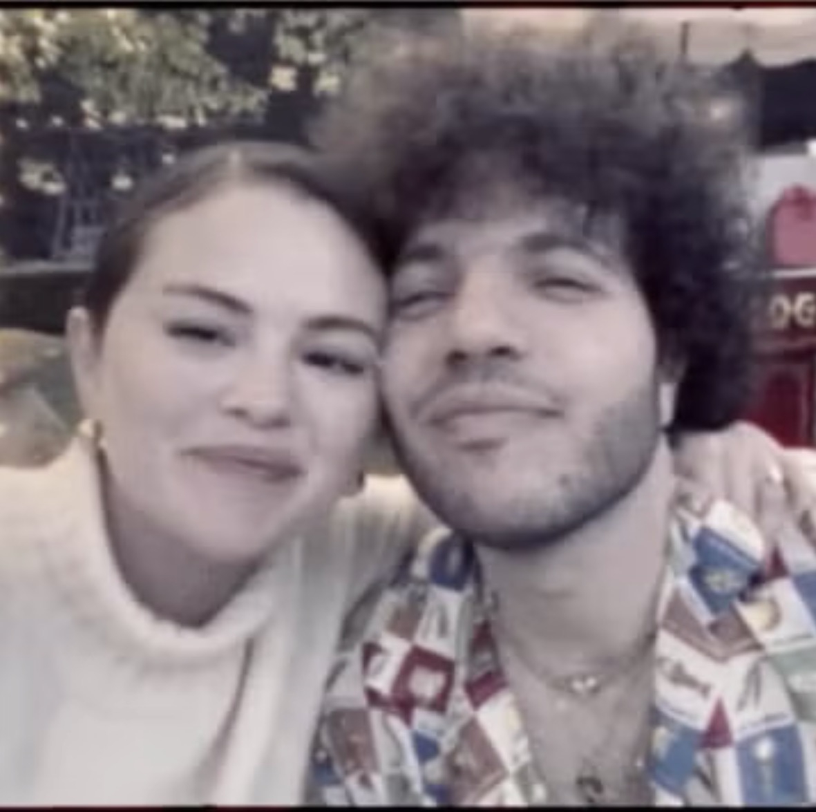 Selena Gomez Semakin &ldquo;Jatuh Cinta&rdquo; pada Benny Blanco dalam Video yang Manis