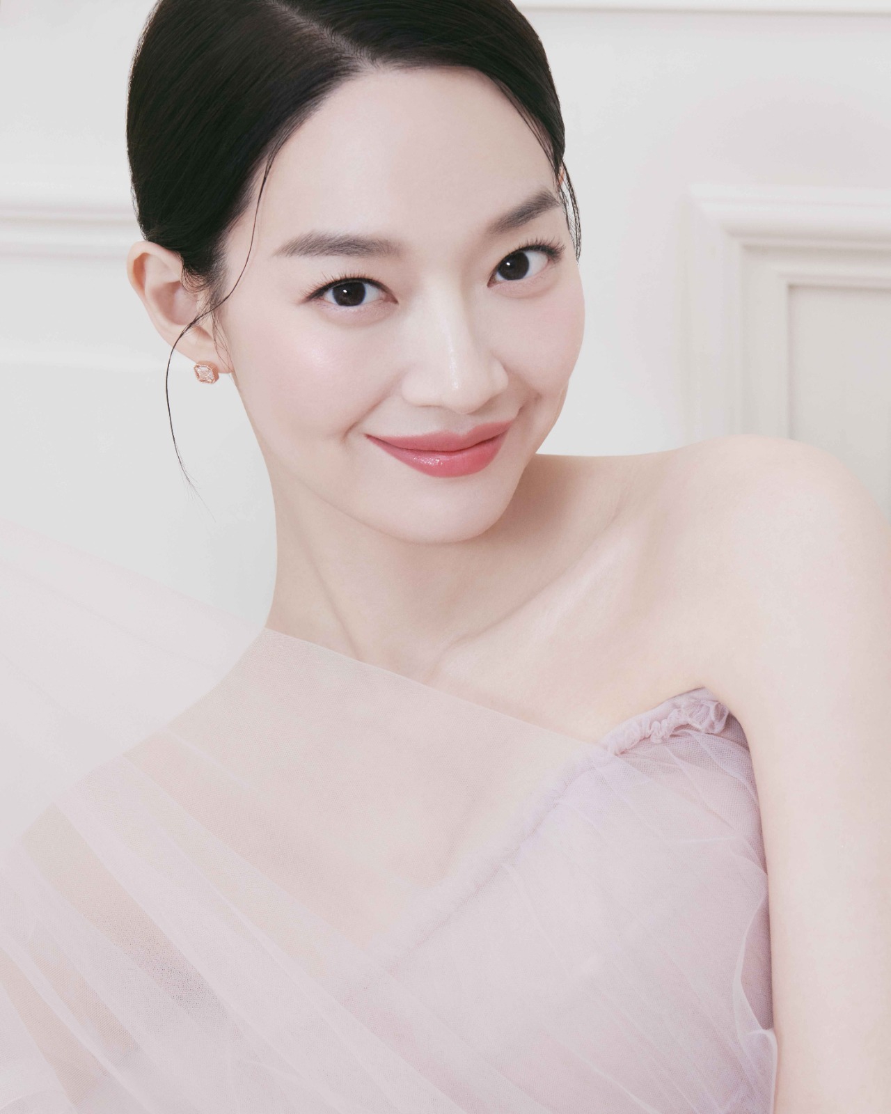 Shin Min-A Brand Ambassador Clé de Peau Beauté