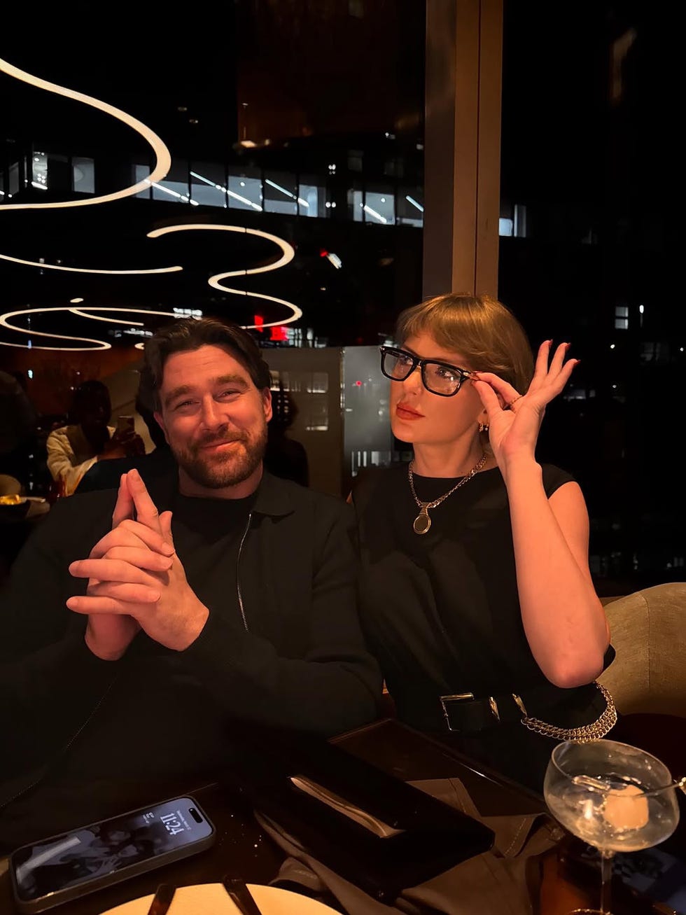 Akhirnya! Taylor Swift dan Travis Kelce Debut Hubungan Mereka di Instagram