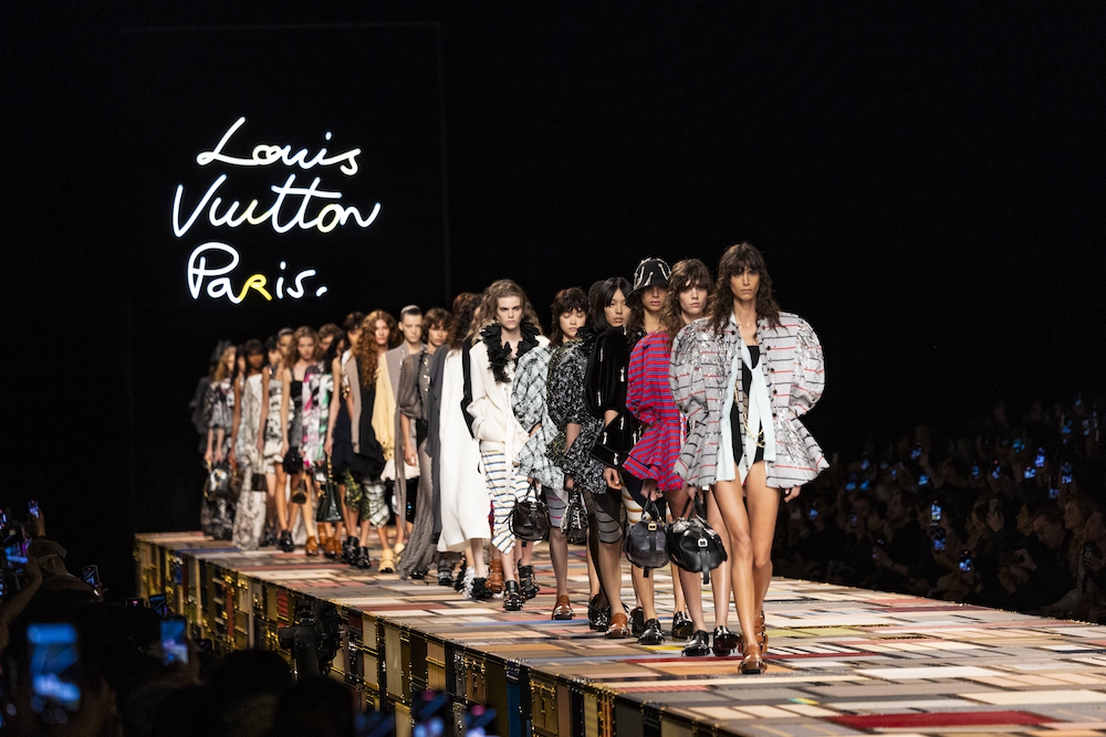 Louis Vuitton Bermain dengan Konsep Soft Power di Koleksi Spring/Summer 2025