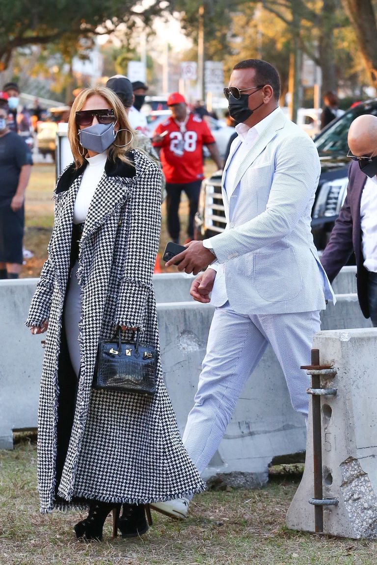 Menengok Tampilan J.Lo dan Alex Rodriguez Saat Mendatangi Super Bow LV