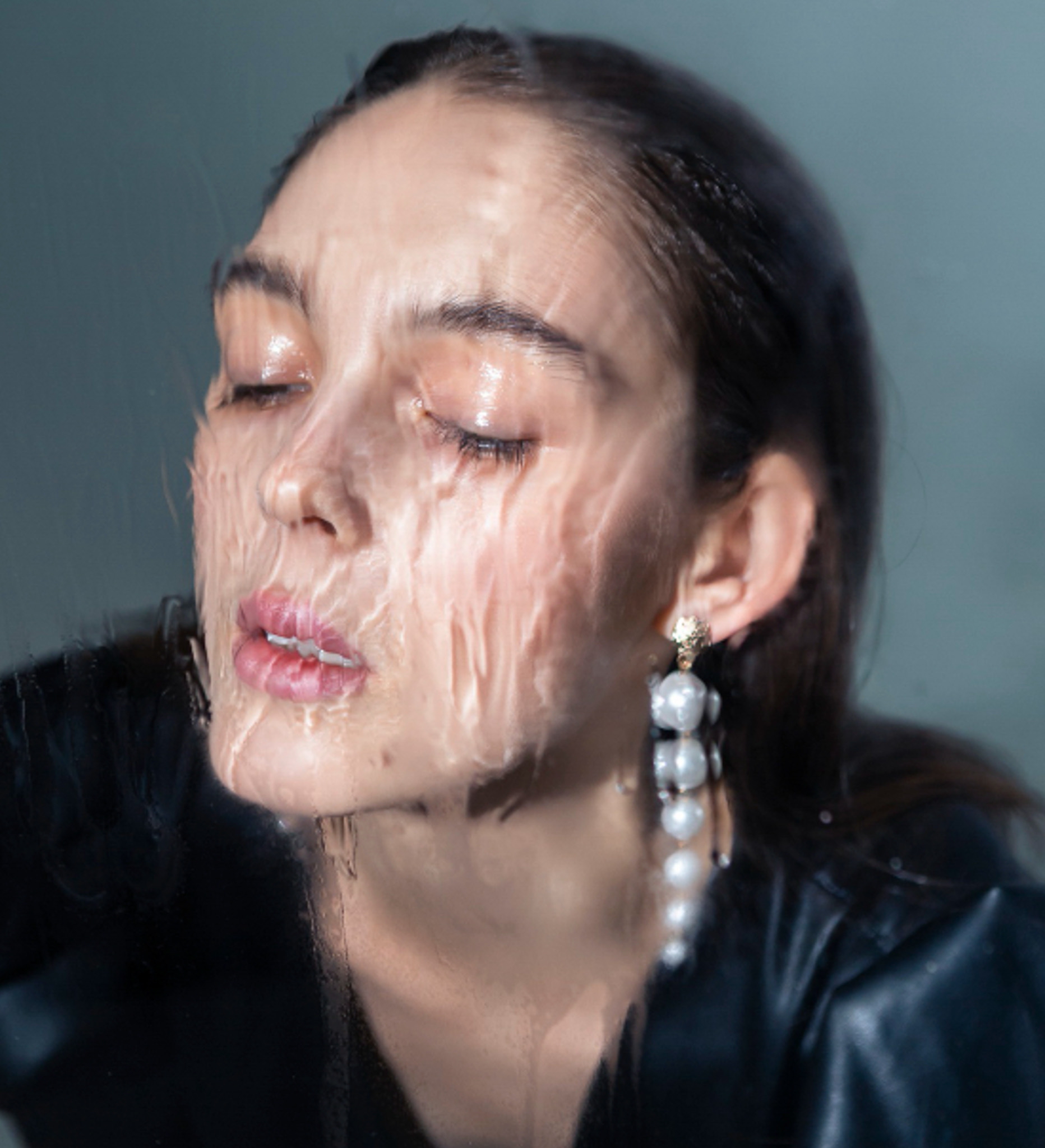 Kenali Perbedaan Facial Wash dan Facial Foam, dan Kapan Harus Dipakai?