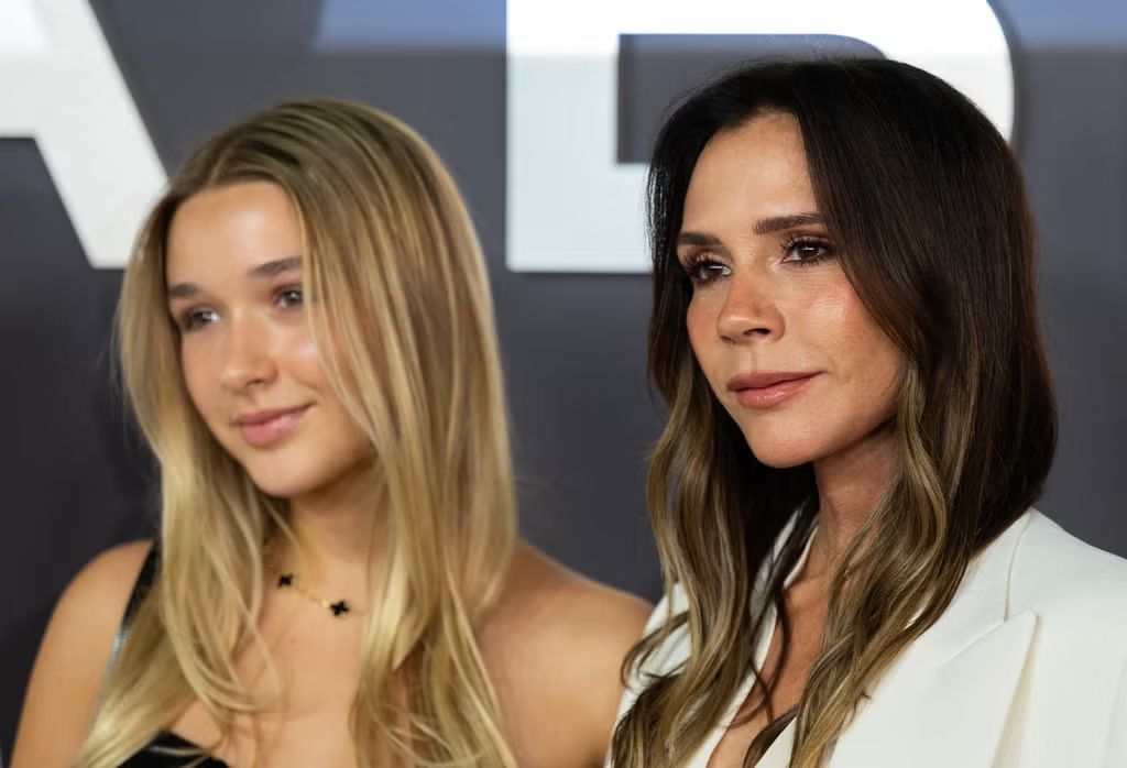 Victoria Beckham Mengungkapkan Satu Pakaian Spice Girls yang Tidak Akan Dia Izinkan Putrinya, Harper, Coba Kenakan