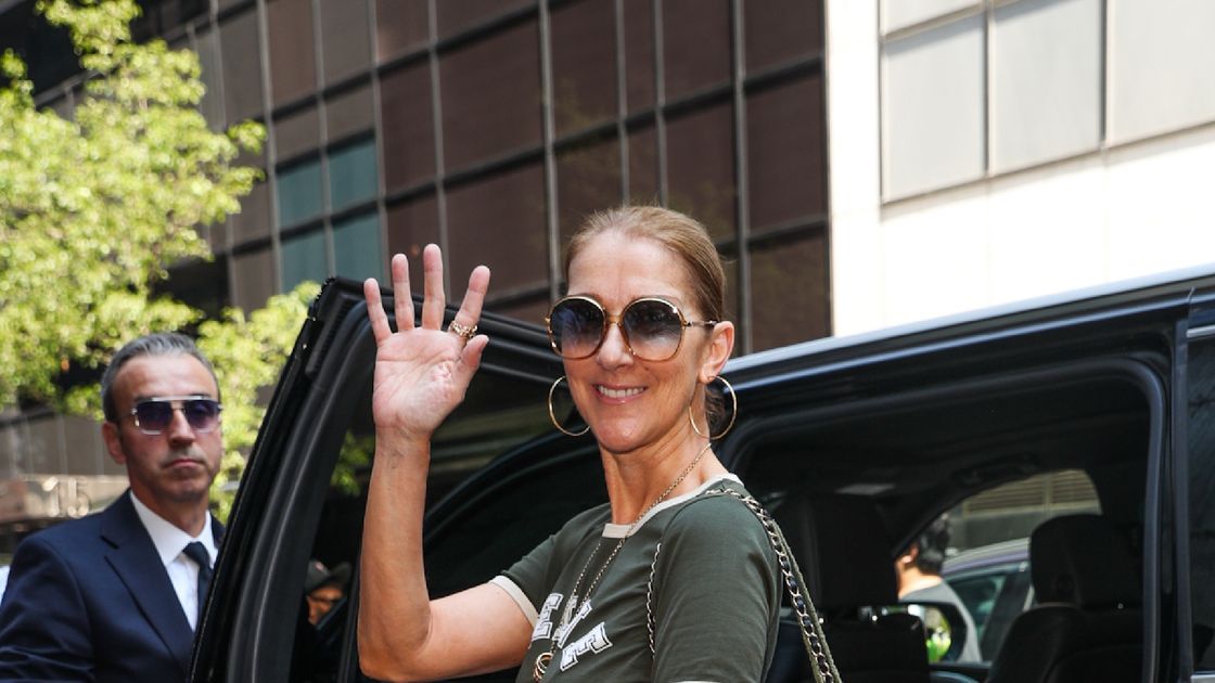 Celine Dion Merayakan Status Ikonisnya dengan Kaus Logo Celine