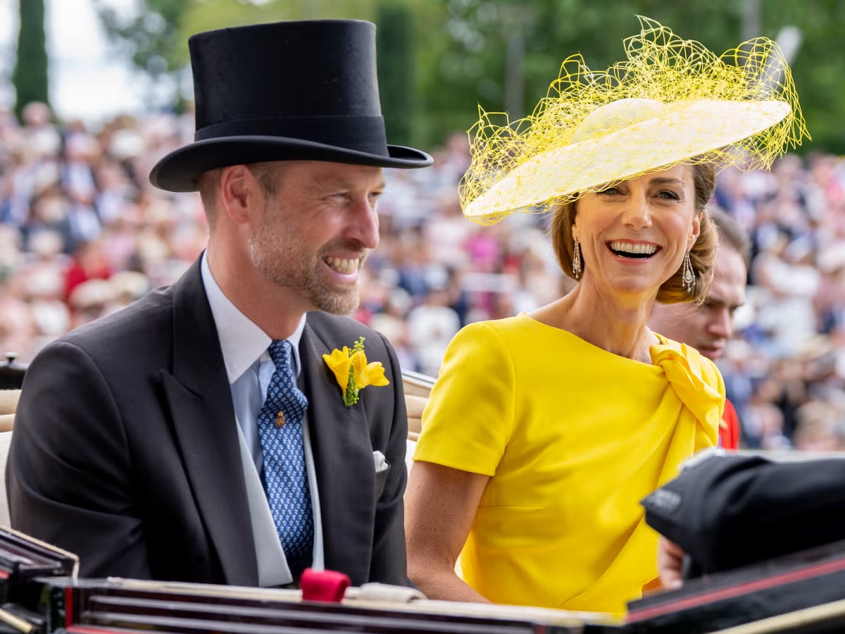 Kumpulan Foto Kemesraan Pangeran William dan Princess Kate di Royal Ascot
