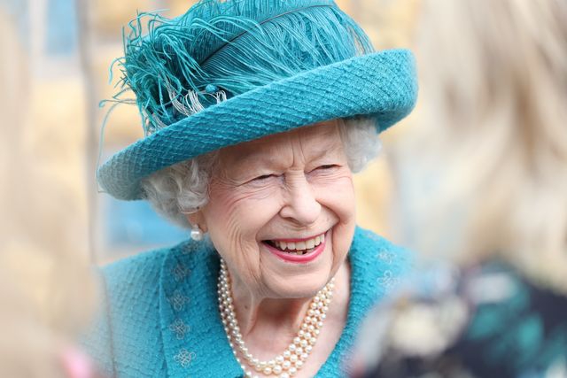 Ratu Elizabeth Mengenakan Bros Berbentuk Panah Abad ke-19 yang Diwariskan oleh Ratu Victoria