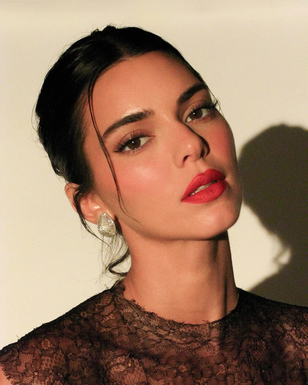 5 Pilihan Lipstik Matte dengan Efek Satin yang Menawan di 2025