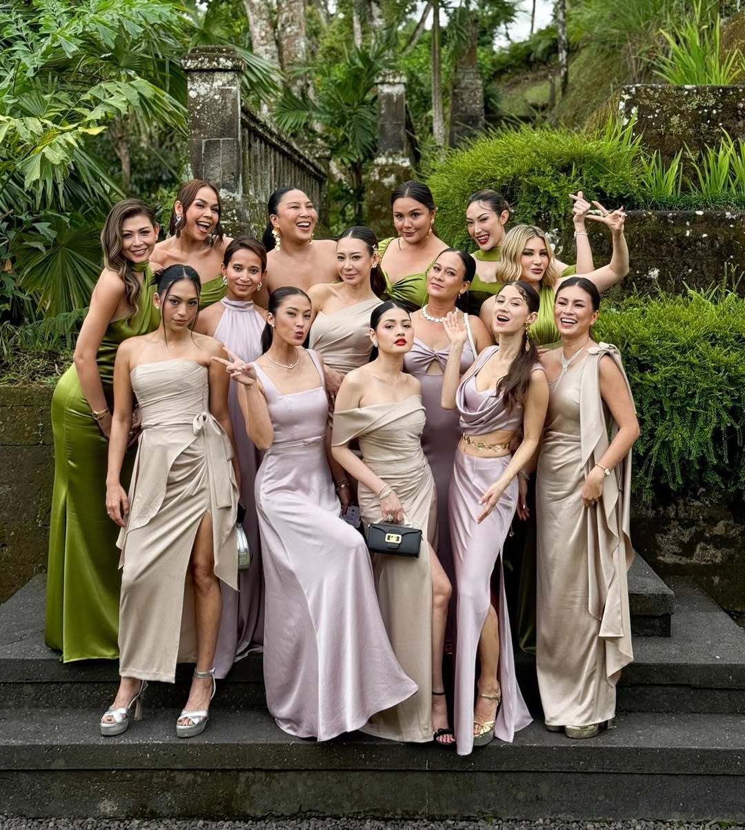 5 Rekomendasi Model Baju Bridesmaid dari Bahan Satin!