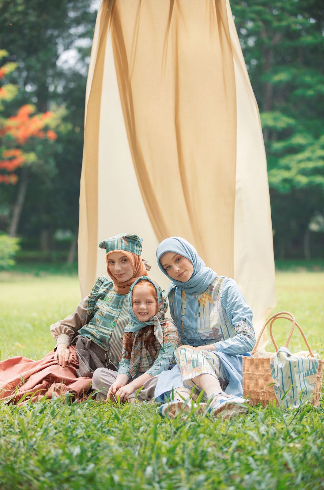 Koleksi Modest Wear Terbaru Ria Miranda untuk Dua Musim Sekaligus, Termasuk Koleksi untuk Anak