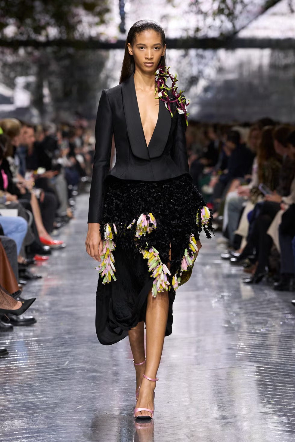 Look 57/63 mix and match crop tailor with petals skirt