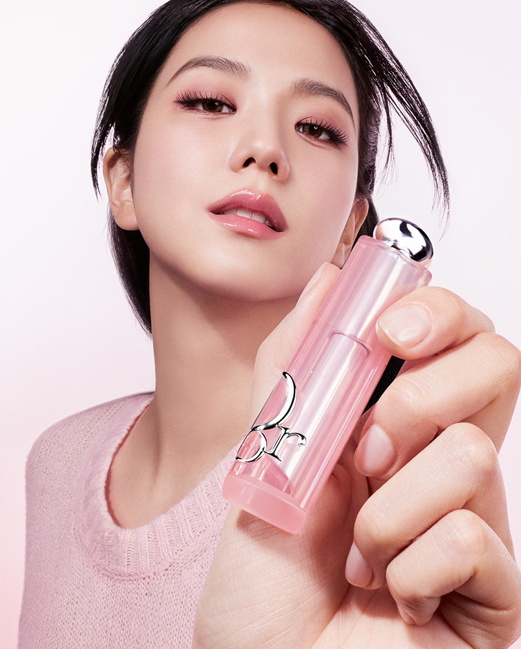 Menemukan Keajaiban Lip Glow Land Bersama Jisoo, Anya Taylor-Joy, Willow Smith, dan Dior