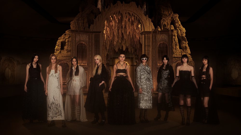 Catherine de Médicis Menjadi Inspirasi Show Dior untuk Musim Semi/Panas 2023