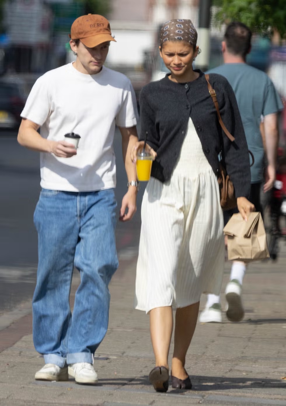 Zendaya Tampil dengan Tren Terbesar Musim Panas di Hari Libur Bersama Tom Holland