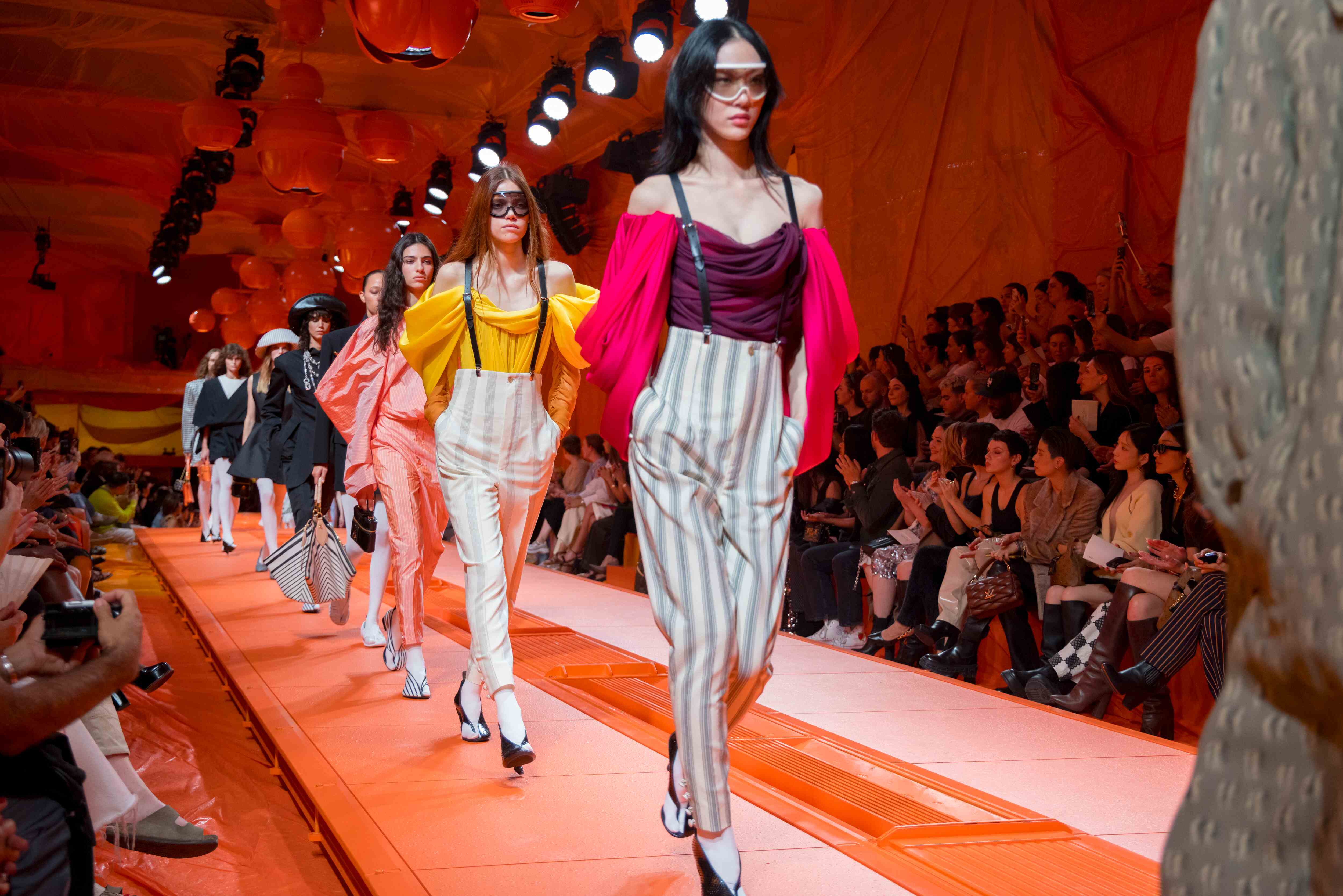 Berpelesir dengan Sentuhan Historis di Louis Vuitton Spring/Summer 2024