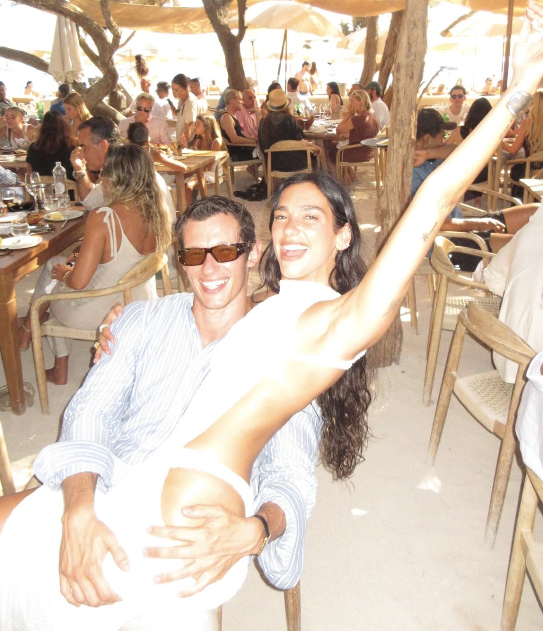 Dua Lipa dan Callum Turner