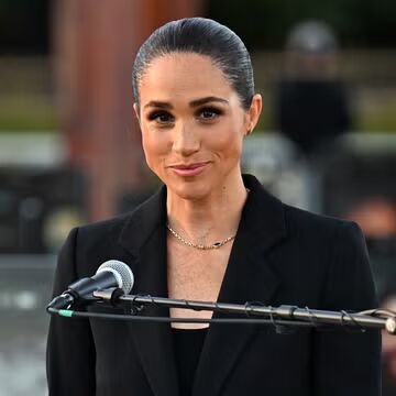 Meghan Rayakan Ulang Tahun ke-45 dengan Momen Hangat Bersama Keluarga di Kolam Renang