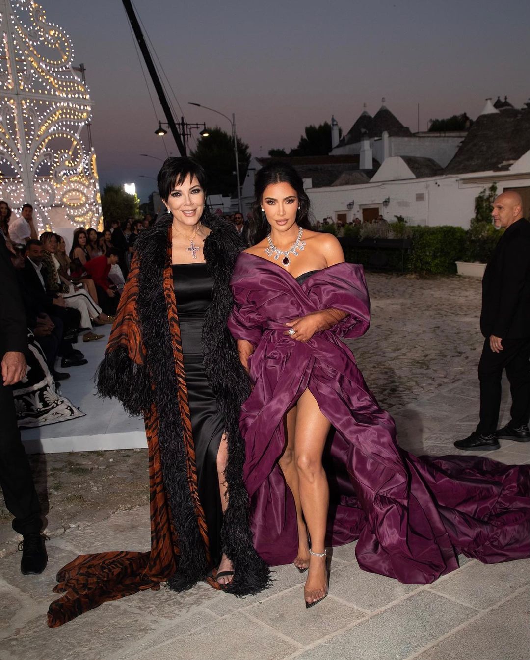 Tampilan Ibu dan Anak Termewah Ala Kim Kardashian dan Kris Jenner